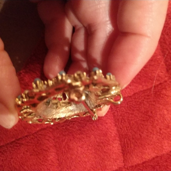 Vtg BSK Brooch Faux Pearl Turquoise Stones Round Shape Estate Find - Picture 6 of 13